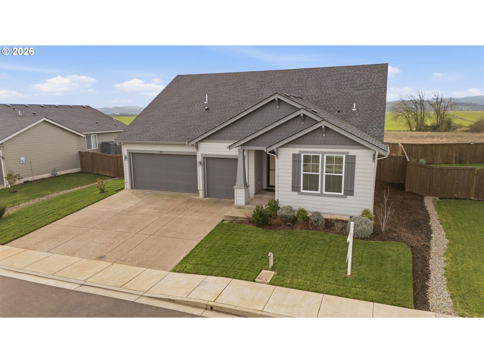 Property Photo:  1429 Gladiola Dr  OR 97448 