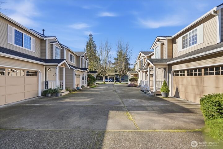 Property Photo: 860 2nd Avenue NW 860 WA 98027