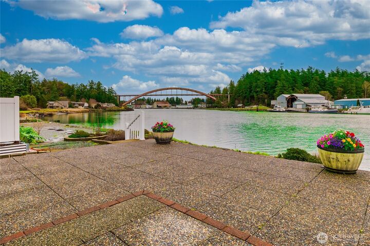 Property Photo:  106  Chinook Place  WA 98257 