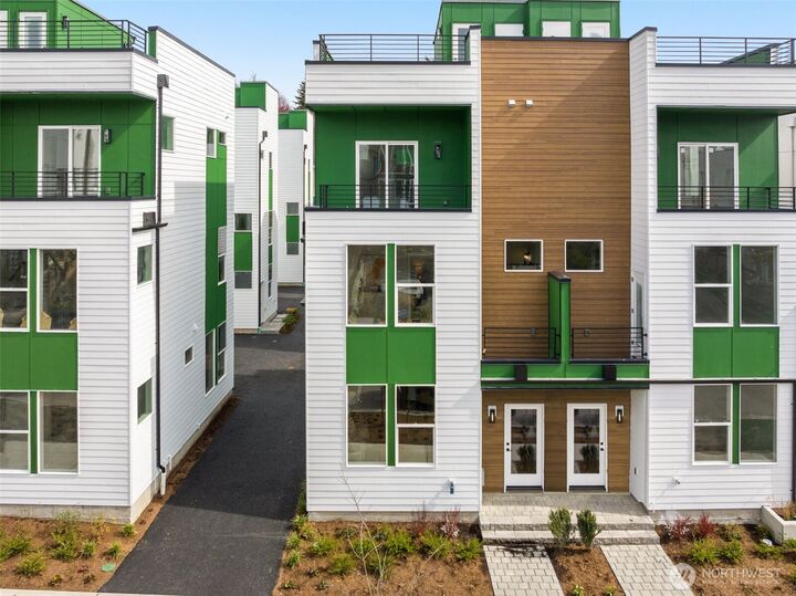 Property Photo:  904 A  28th Avenue S  WA 98144 