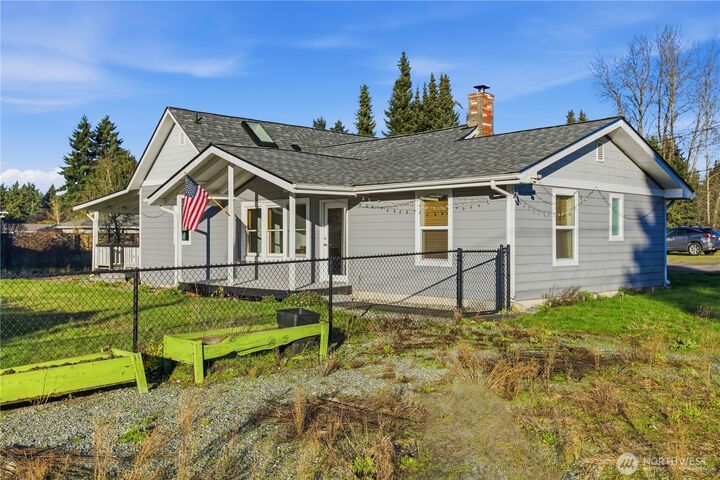 Property Photo:  10709  Woodland Avenue E  WA 98373 
