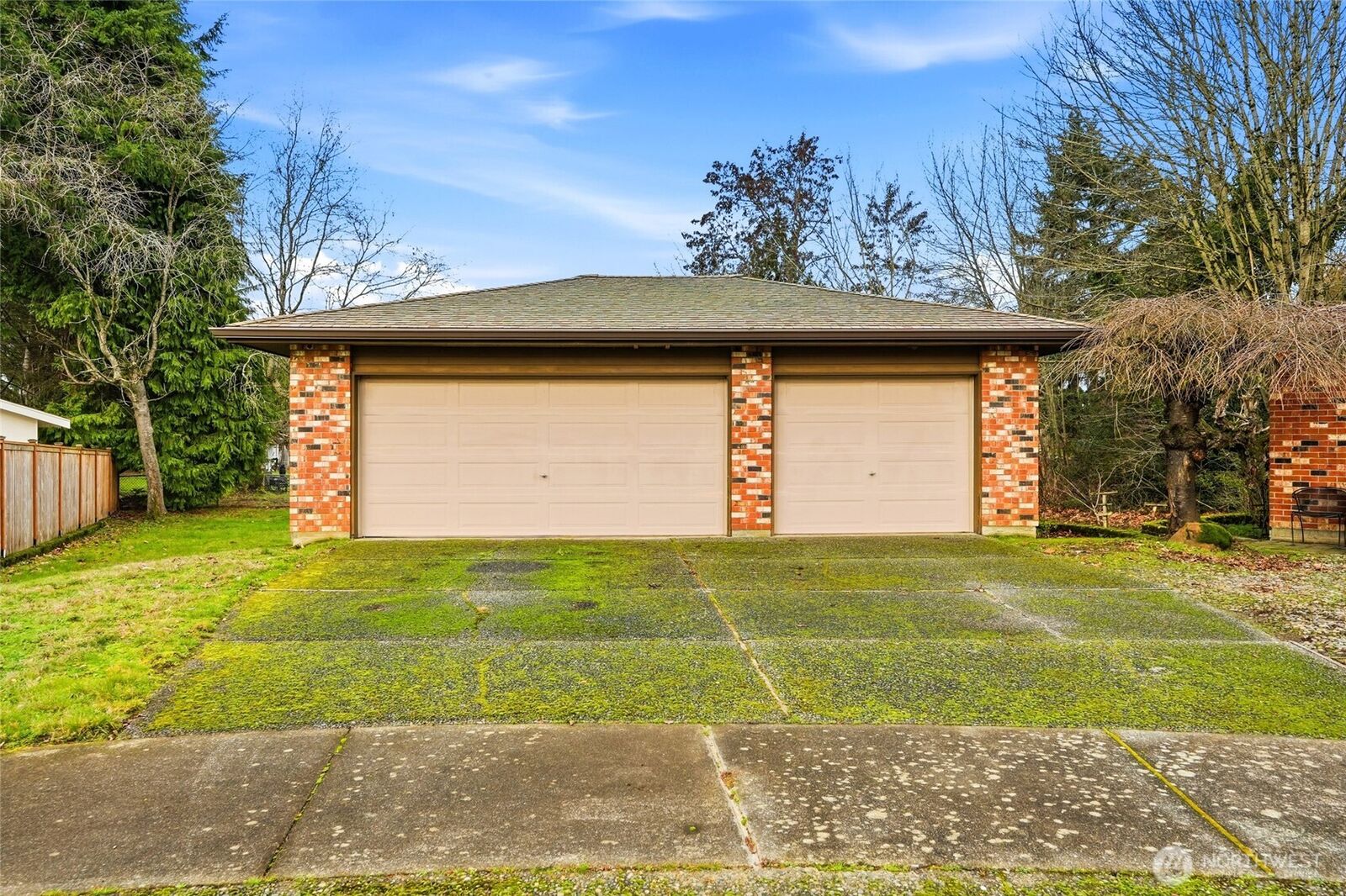 Property Photo:  17 Xx  Kennewick Avenue NE  WA 98056 