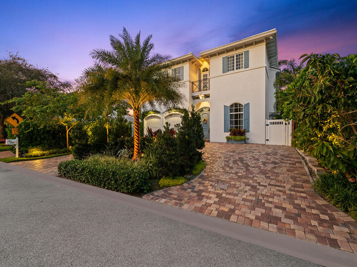 Property Photo: 1025 Vista Del Mar Drive N FL 33483