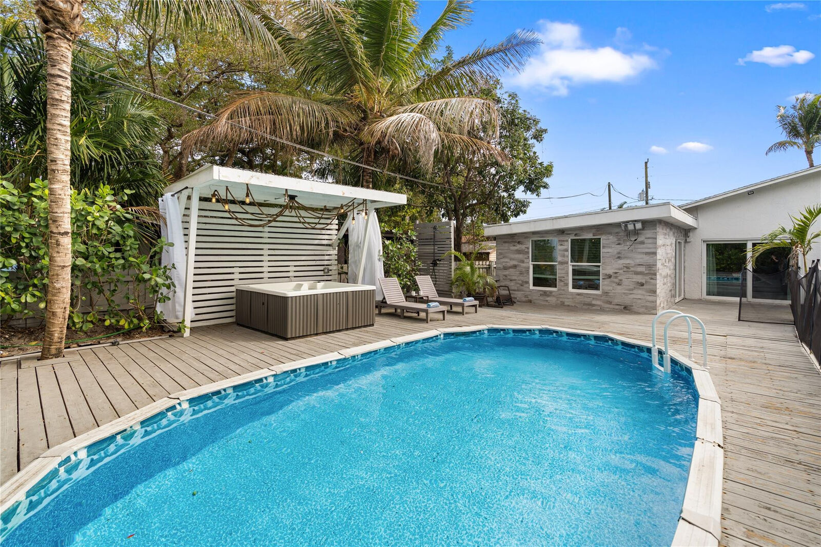 Property Photo:  3291 SW 44th Street  FL 33312 