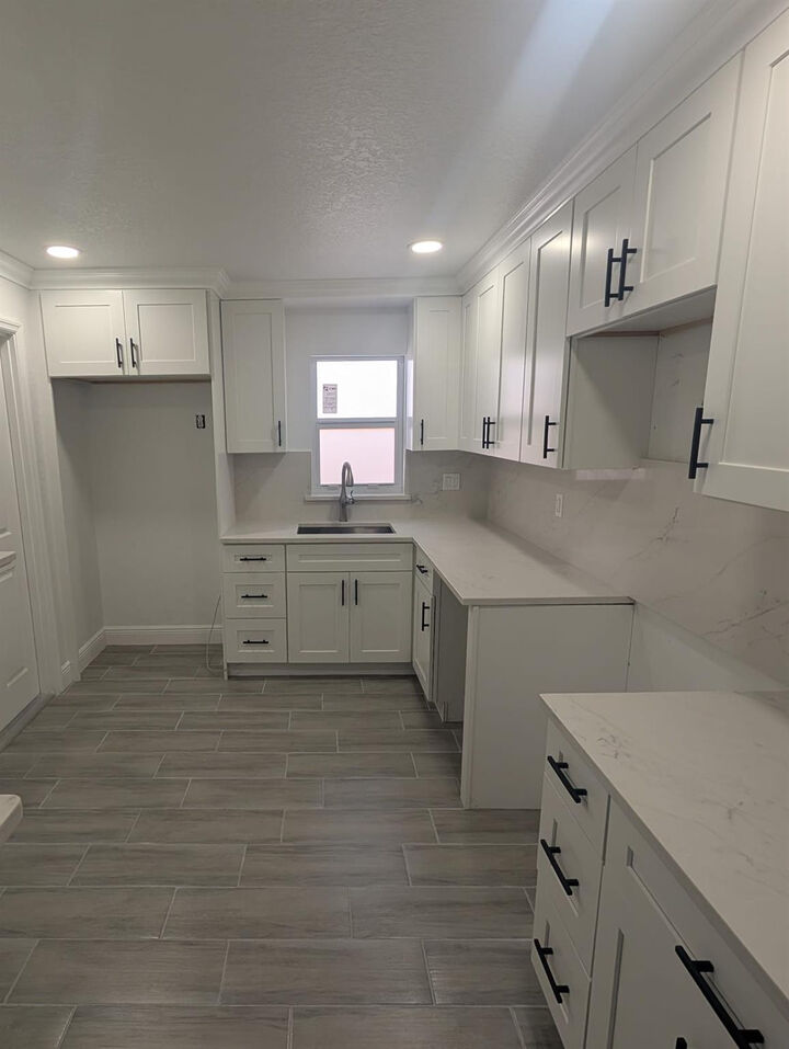 Property Photo: 7713 Kimberly Boulevard FL 33068