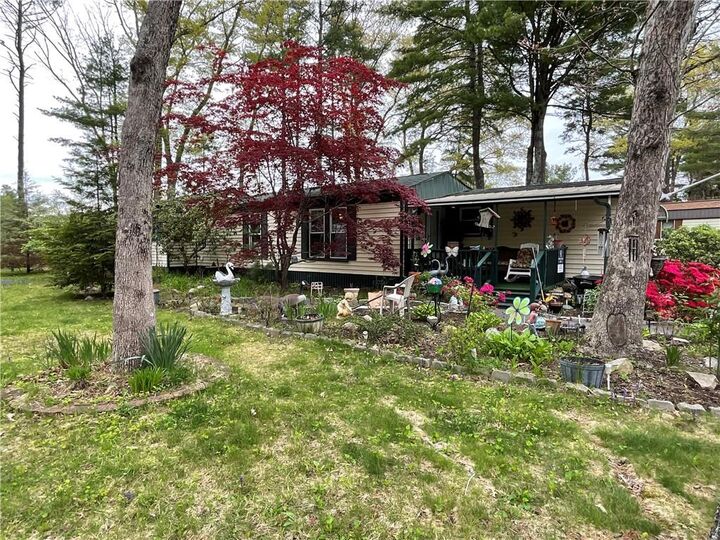 Property Photo:  4 Leisure Way  RI 02816 