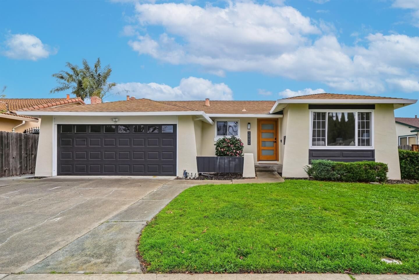 Property Photo:  2990 Knights Bridge Road  CA 95132 