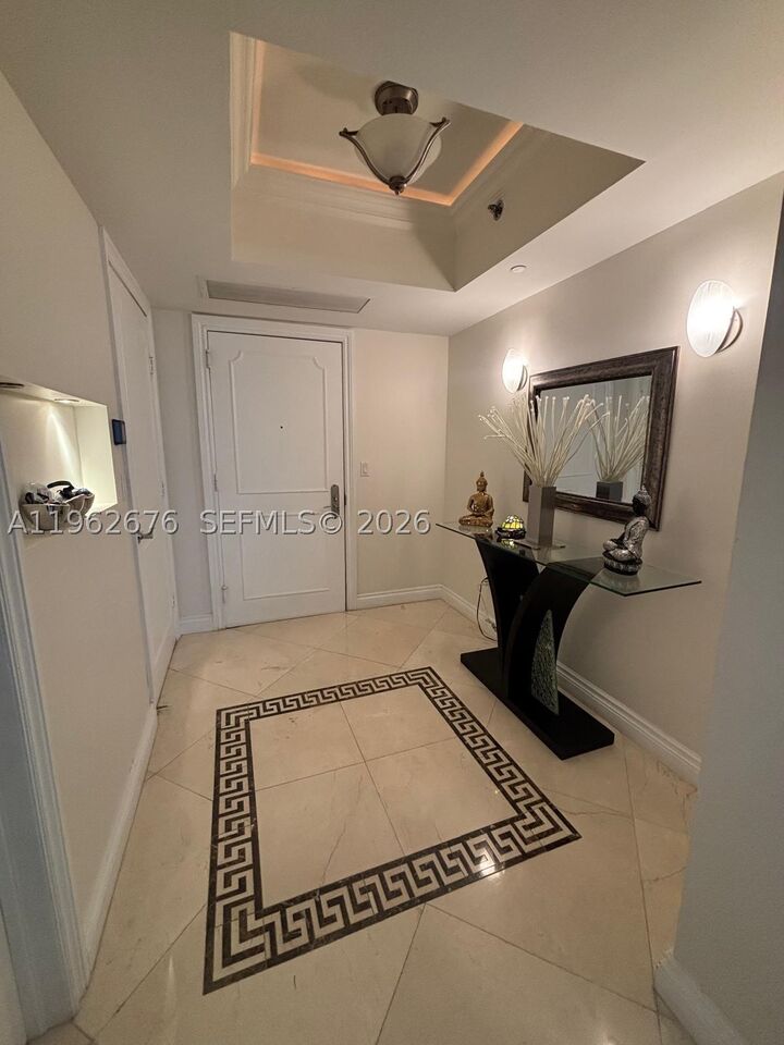 Property Photo:  1830 S Ocean Dr 2004  FL 33009 
