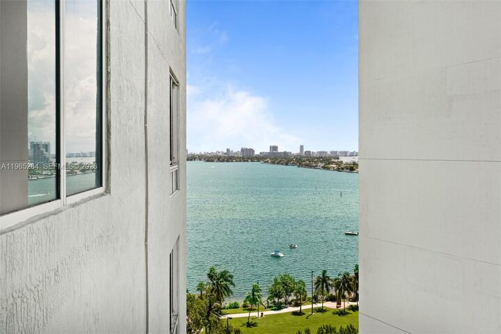 Property Photo:  1900 N Bayshore Dr 1505  FL 33132 