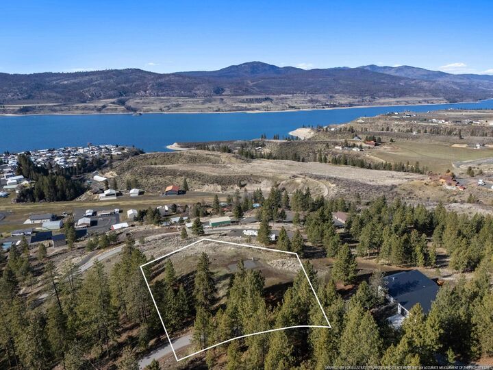 Property Photo:  30425 River Bend Ln E  WA 99122 