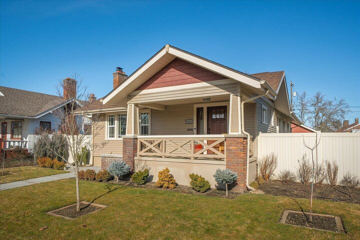 Property Photo:  1508 W Knox Ave  WA 99205 