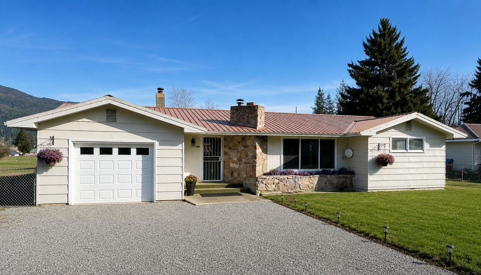 Property Photo: 105 S 7th Ave WA 99139