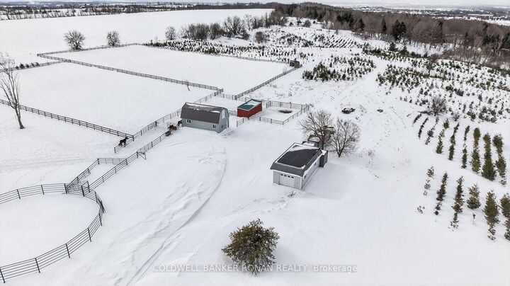 Property Photo: 4886 15th Side Road ON L0L 1L0