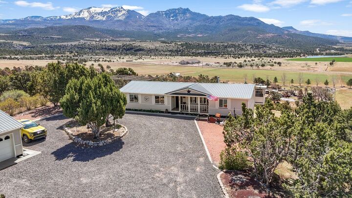 Property Photo:  706 E Cottontail Rd  UT 84722 