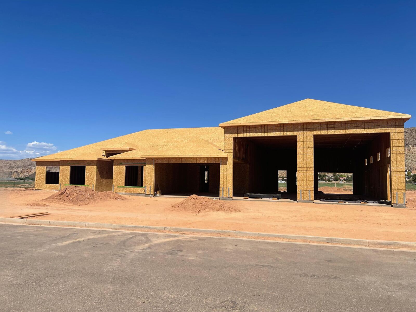 Property Photo:  1915 S 920 W  UT 84737 