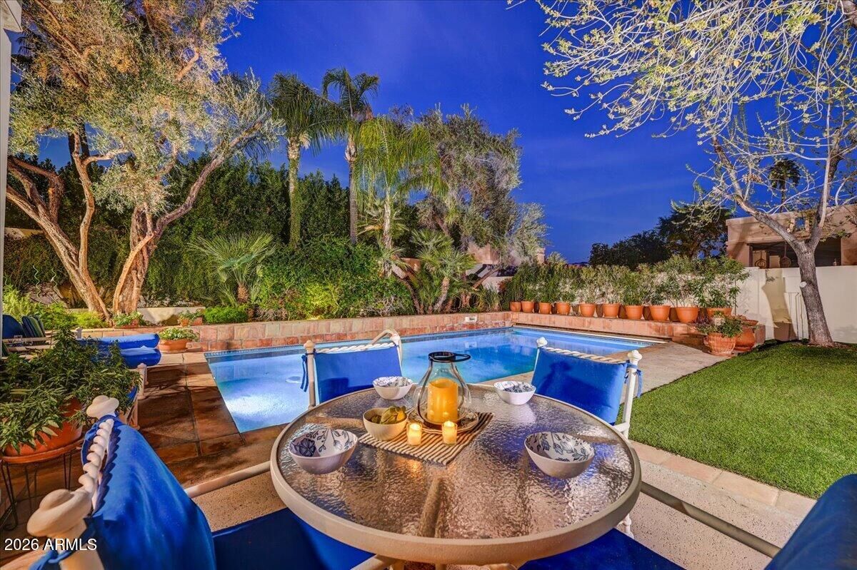 Property Photo: 2550 E Denton Lane AZ 85016