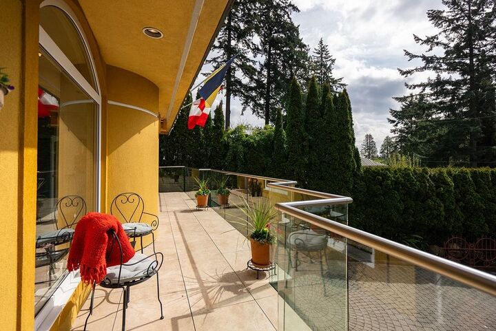 Property Photo: 2635 Rosebery Avenue BC V7V 3A3