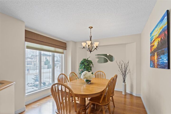 Property Photo: 48 Gablehurst Crescent MB R2N 4L7