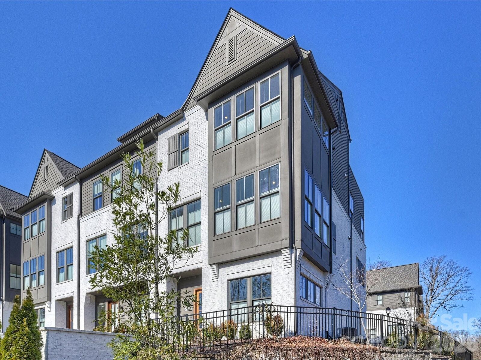 Property Photo:  2428 Runnymede Lane  NC 28209 