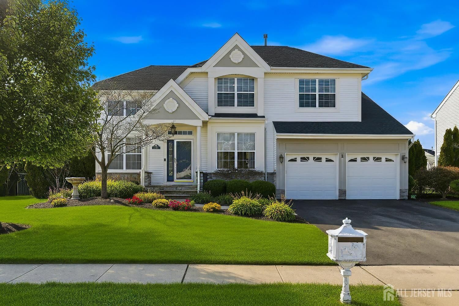 Property Photo: 1 Edinburg Circle Circle NJ 07747