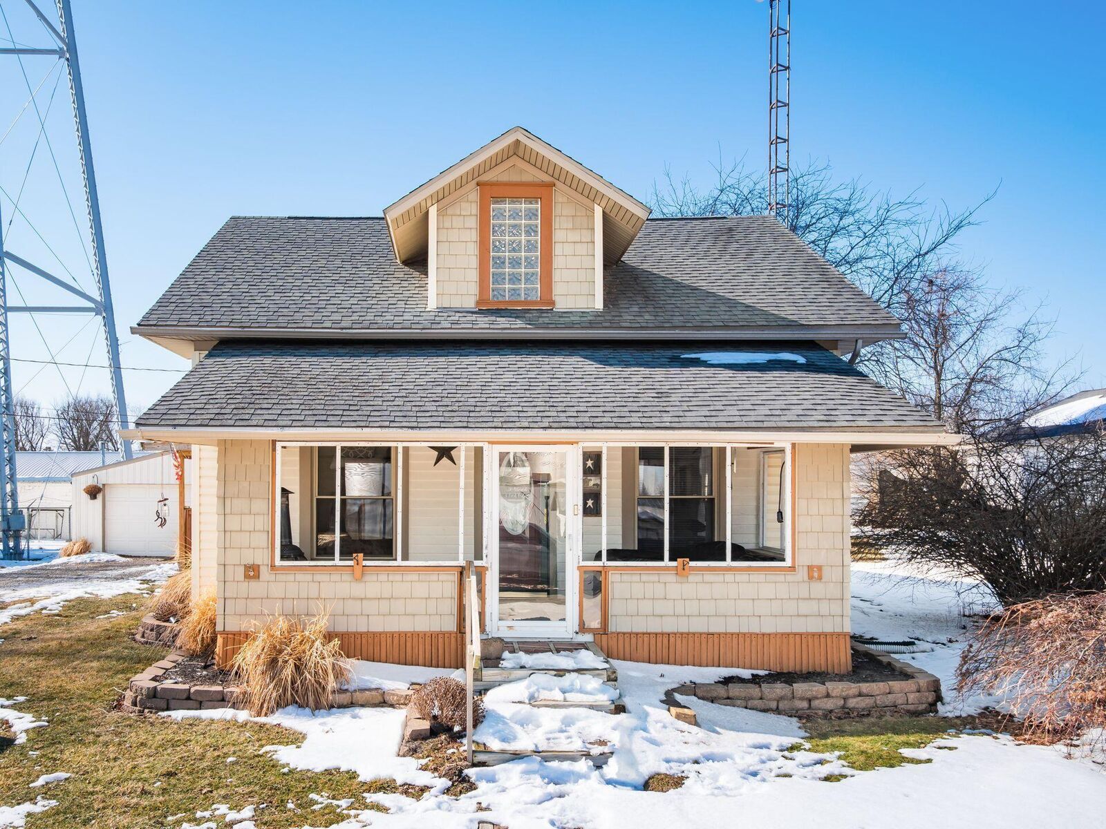 Property Photo:  210 S Elm Street  OH 43340 