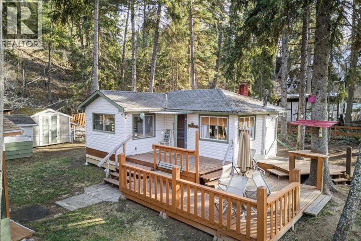 4878 Ogilvey Avenue — photo 1