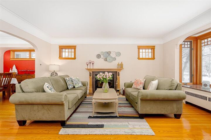 Photo de la propriété: 1480 Wellington Crescent MB R3N 0B3