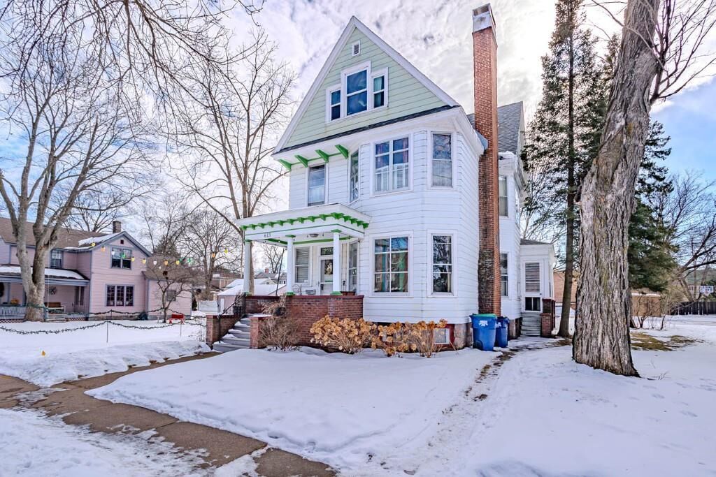 Property Photo:  613 Mc Indoe Street  WI 54403 