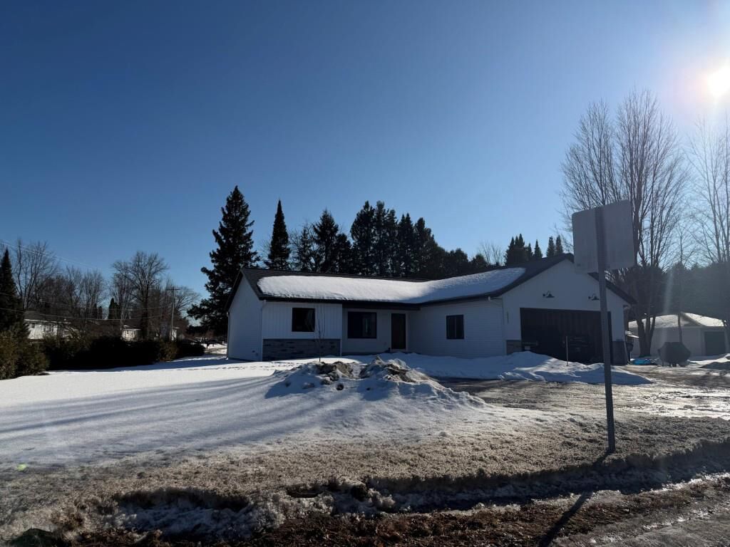 Property Photo:  5211 Ross Avenue  WI 54476 