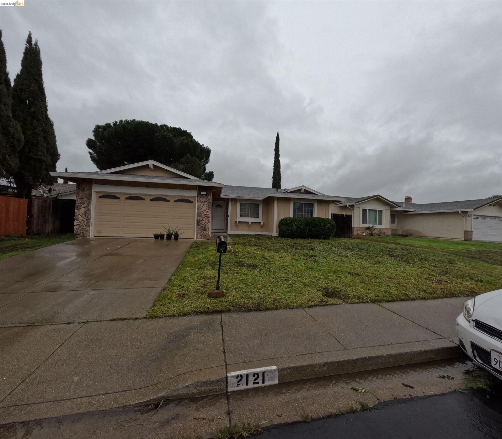 Property Photo: 2121 Apricot Ct CA 94565