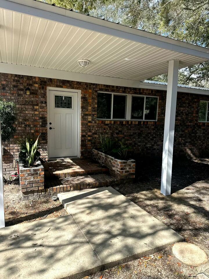 Property Photo:  1324 Blueberry Lane  FL 32547 