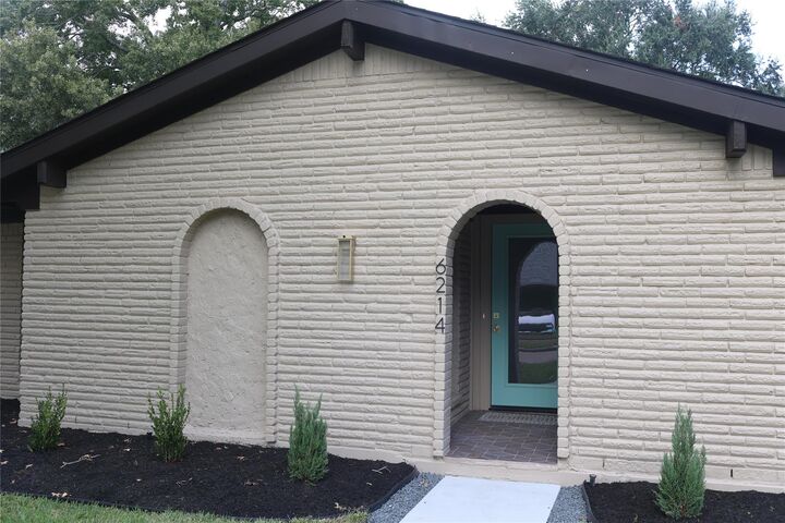 Property Photo:  6214 Yarwell Drive  TX 77096 