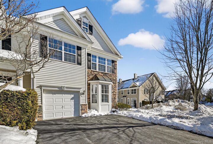 Property Photo:  7 Ford Court  NY 10950 