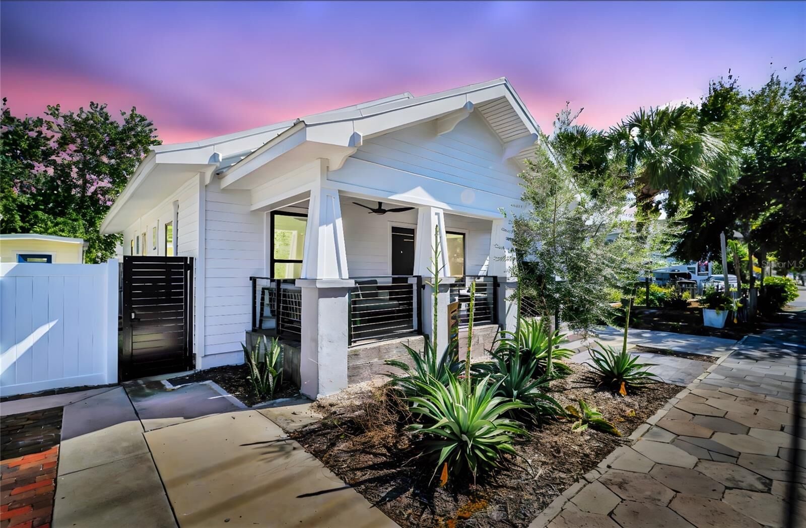 Property Photo:  747 2nd Street N  FL 33701 