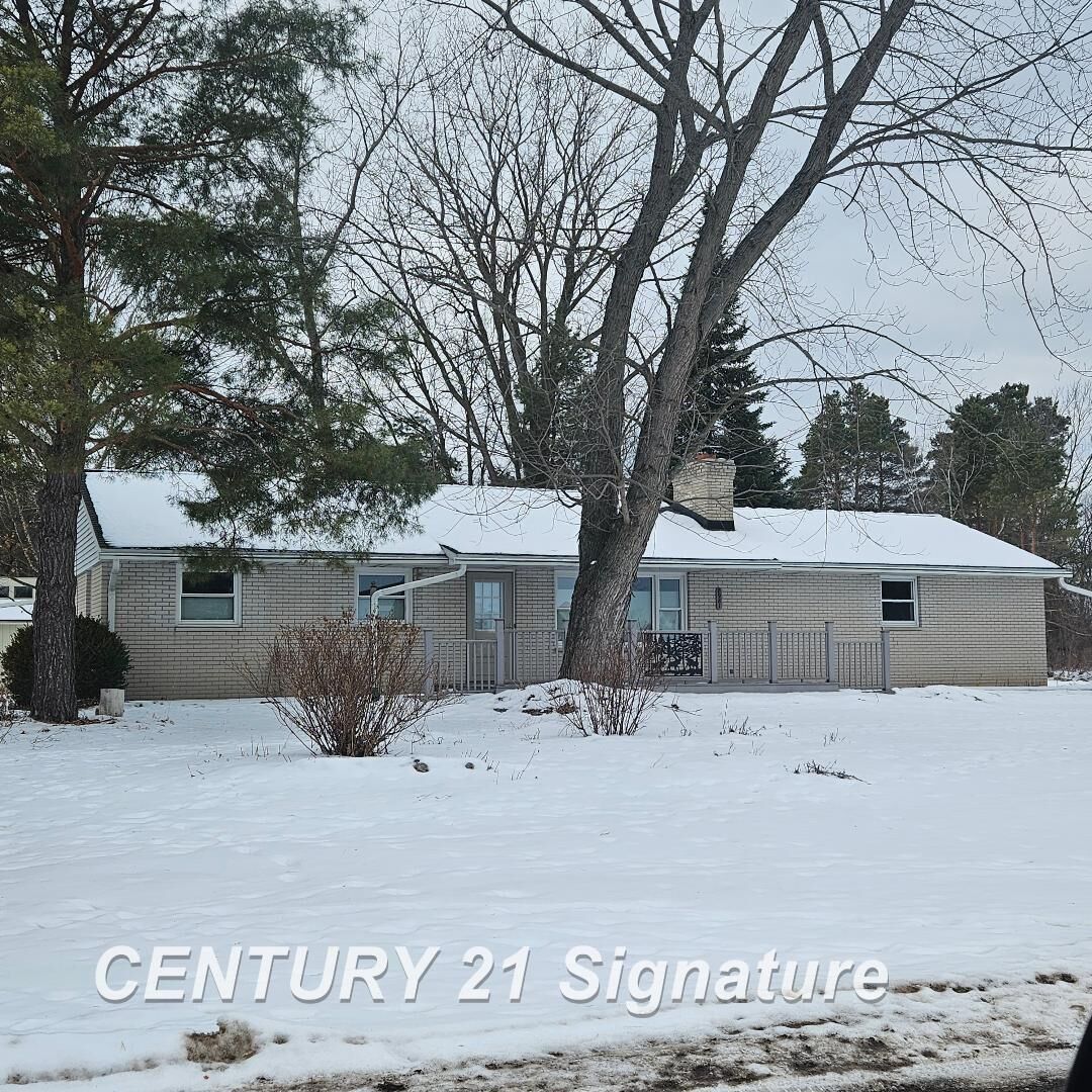 Property Photo:  8981 Highland Drive  MI 48623 