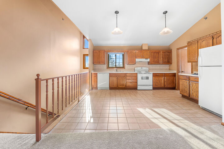 Property Photo: 1507 Clarence Ct 2 WI 53095