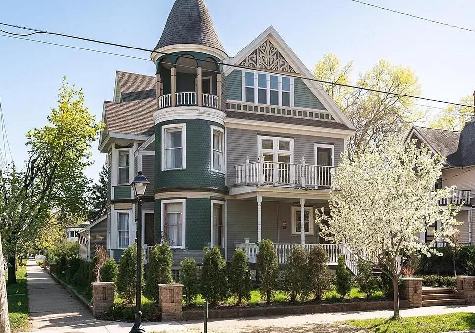 Property Photo:  928 King St  WI 54601 