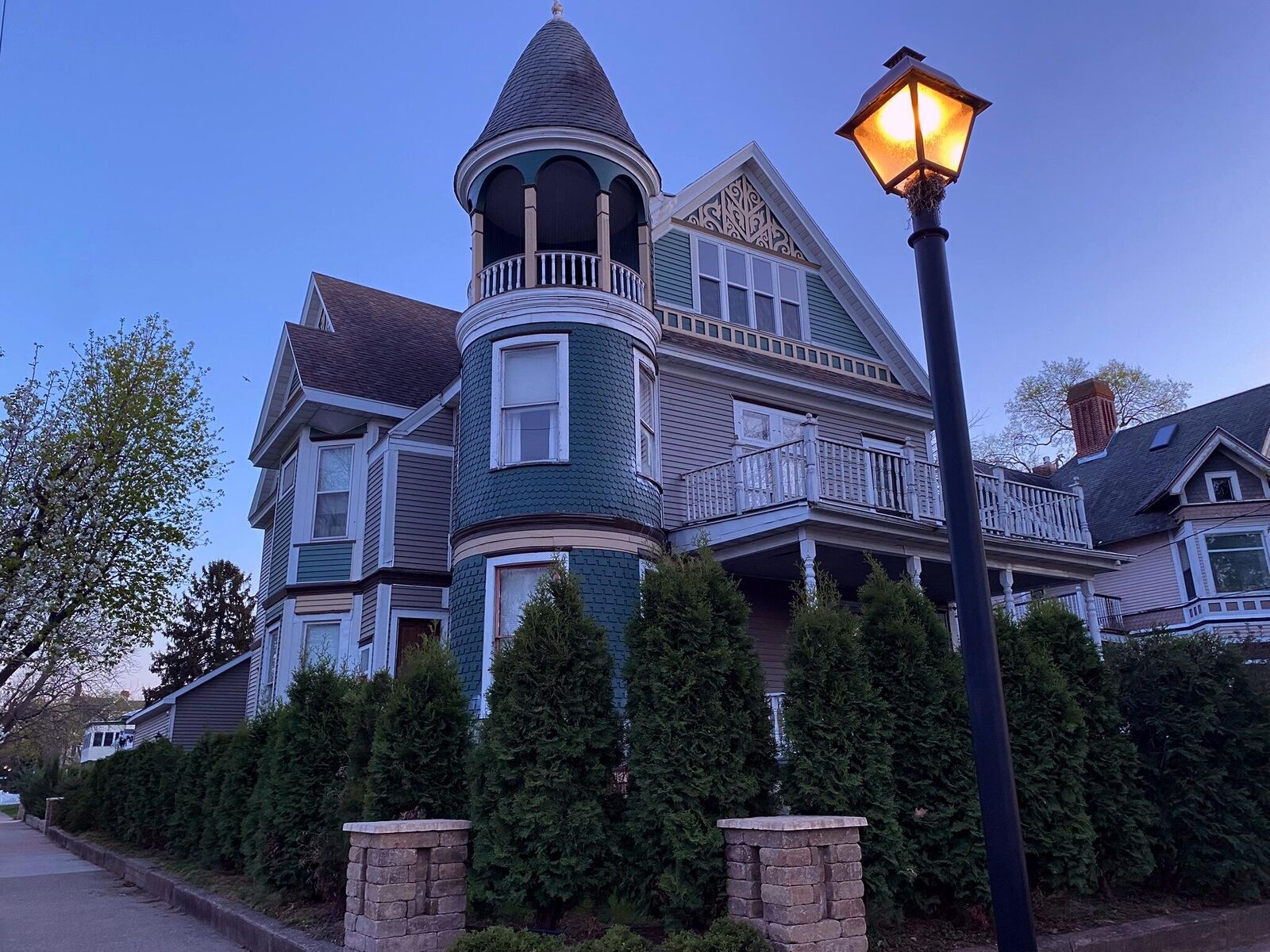 Property Photo:  928 King St  WI 54601 