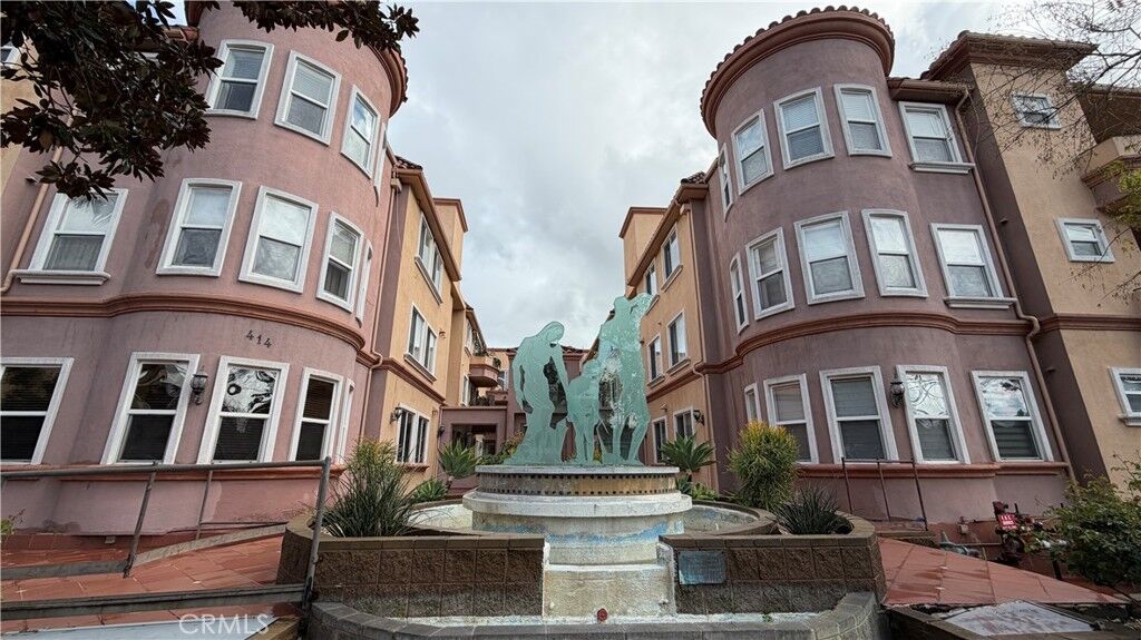 Property Photo: 414 E Valencia Avenue 111 CA 91501