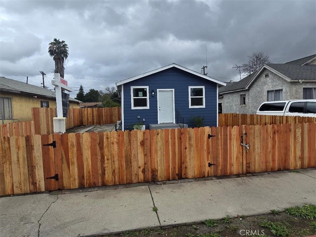 Property Photo: 10722 Anzac CA 90059