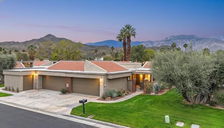 Property Photo:  2971 Calle Loreto  CA 92264 