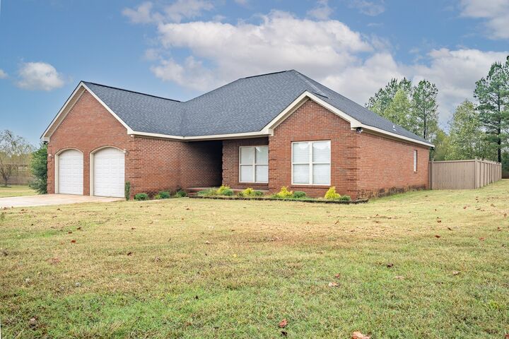 Property Photo:  52 Braden Cv  AL 35652 