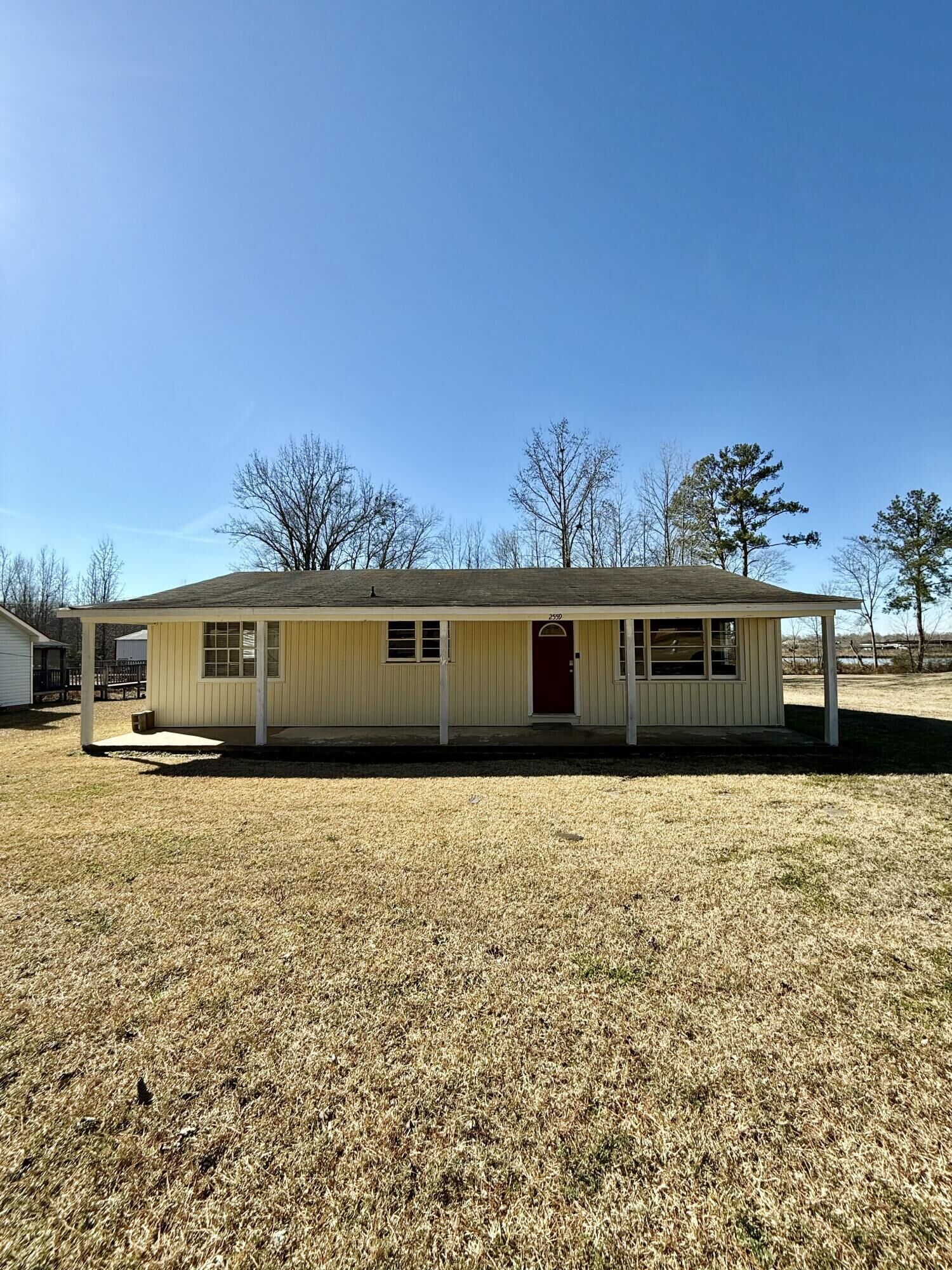 Property Photo:  2559 North Veterans Memorial Blvd.  MS 38866 
