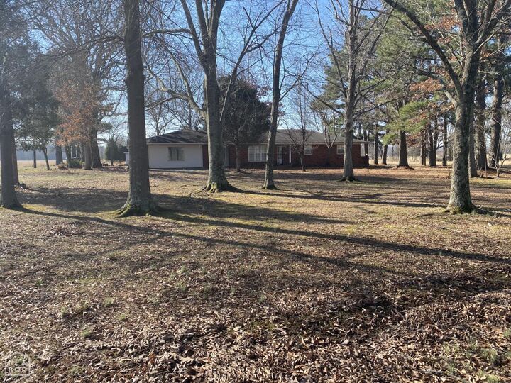 Property Photo:  2001 Arrowhead Farm Road  AR 72401 