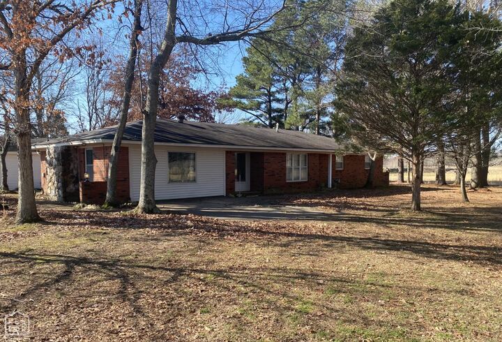 Property Photo:  2001 Arrowhead Farm Road  AR 72401 
