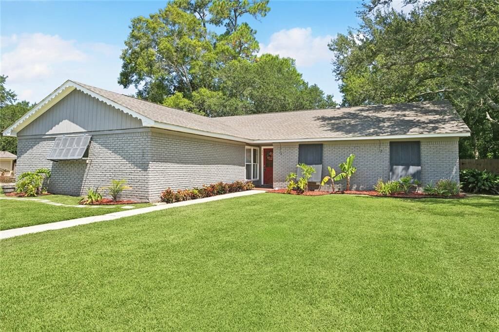 Property Photo:  338 Country Club Boulevard  LA 70458 
