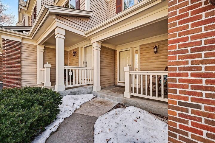 Property Photo:  1467 Summit Shores E  MN 55306 