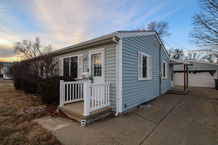 Property Photo: 1425 La Plante Ave IA 51109