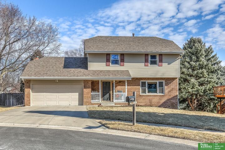 Property Photo:  920 Oxford Circle  NE 68046 