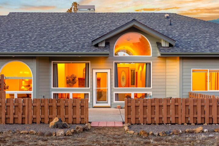 Property Photo: 23445 Butterfield Trail OR 97702